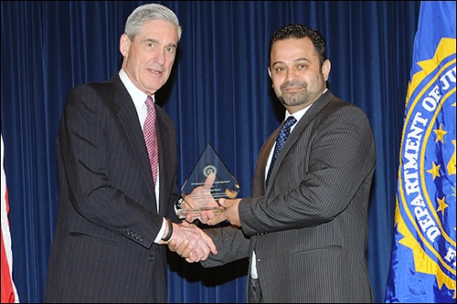 Muhammad Razvi odbiera nagrodę FBI (zdj. FBI)