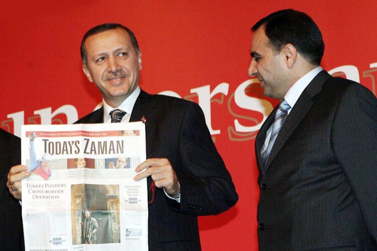 Erdogan z Todays Zaman i naczelny Bülent Keneş, kiedy jeszcze nie rozeszły się drogi Gulena i Erdogana